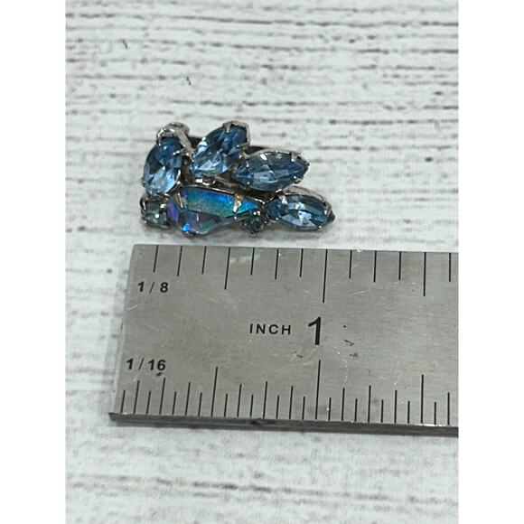 Vtg Weiss Signed Silver Tone Blue Aurora Borealis Rhinestone Clip On Earrings - Picture 11 of 11